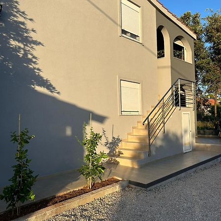 Ferienwohnung Ap Jurisic Bibinje Exterior foto