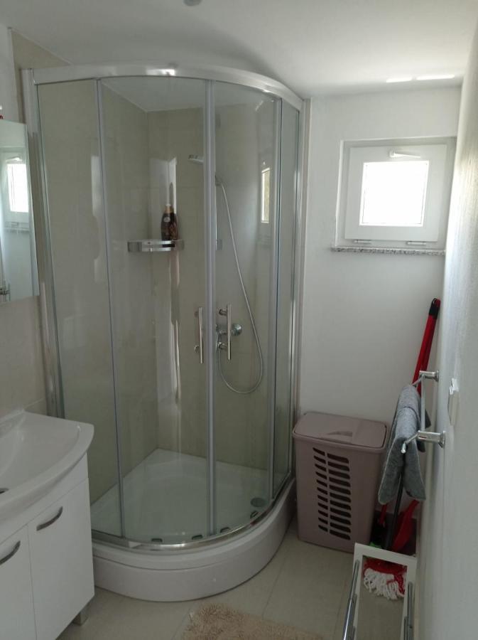 Ferienwohnung Ap Jurisic Bibinje Exterior foto