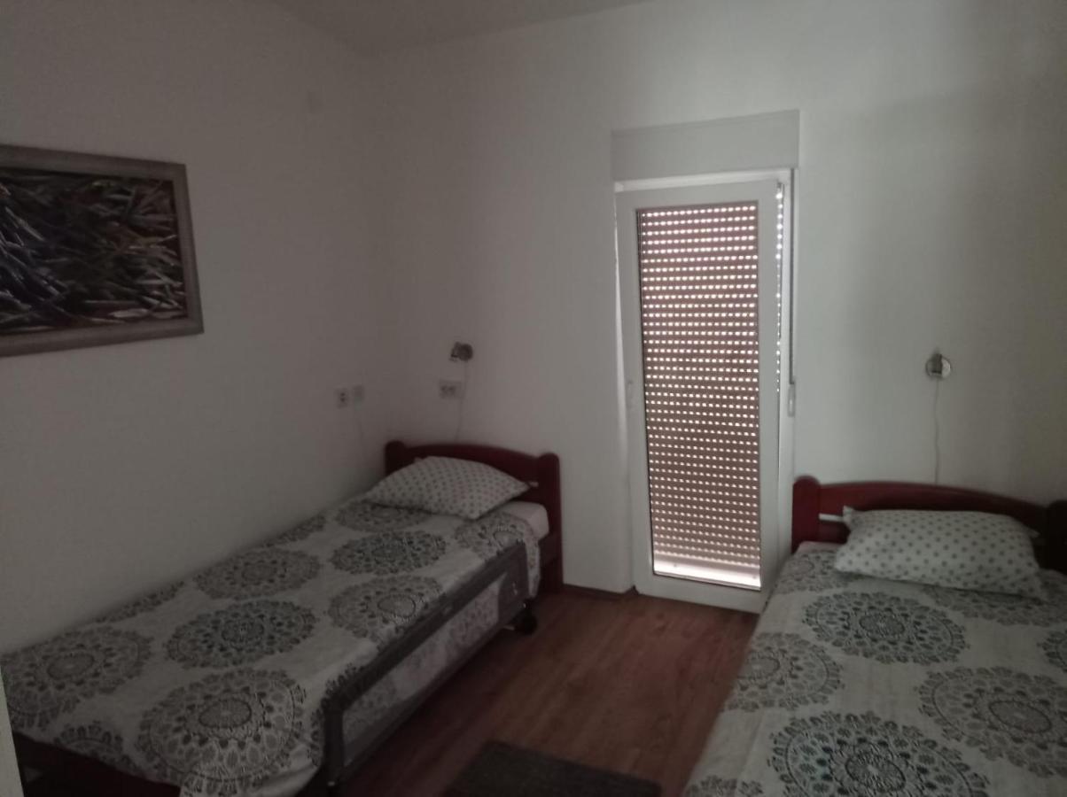 Ferienwohnung Ap Jurisic Bibinje Exterior foto